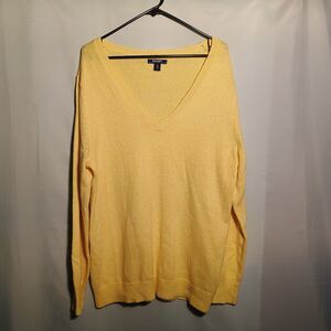 Old Navy Women’s Yellow V-Neck Sweater – Size XL